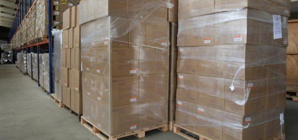 Primeiro lote de seringas compradas pelo governo da Bahia chega a Salvador