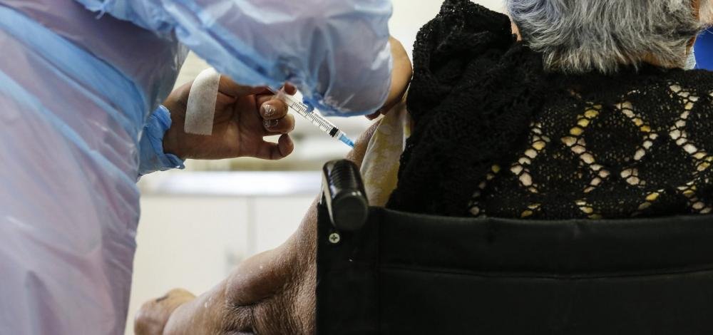 Rafael Jambeiro: prefeitura aplica apenas 3% das vacinas contra Covid-19