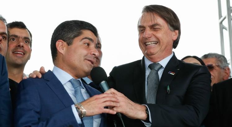 ACM Neto já é cotado para vice de Bolsonaro em 2022, diz coluna